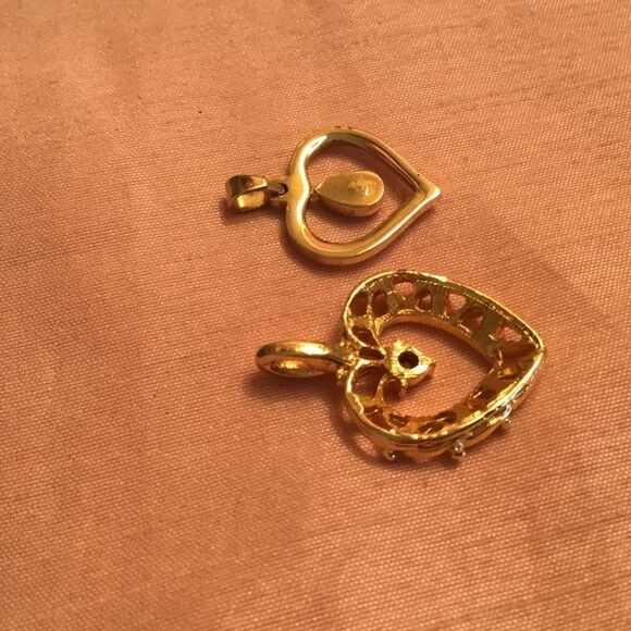 Two Goldtone Pendants  - Picture 4 of 4